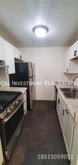 Building Photo - 425 E Creekside Cir