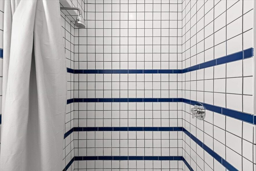 Building Photo - 1701 Alton Rd