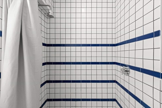 Building Photo - 1701 Alton Rd