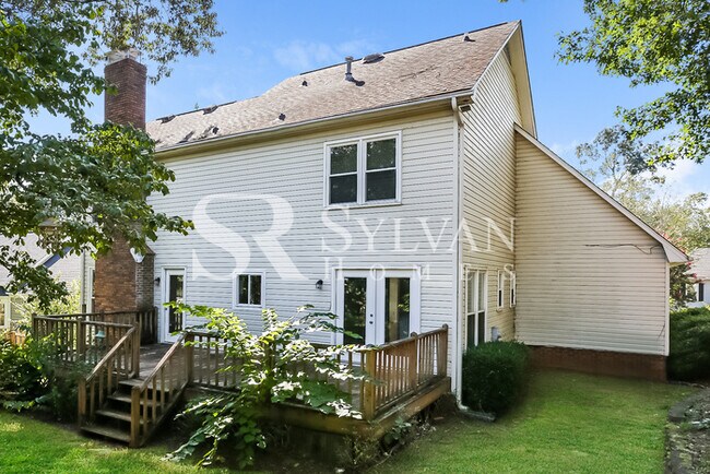 Building Photo - Gorgeous 4 bedroom, 3BA home available now!