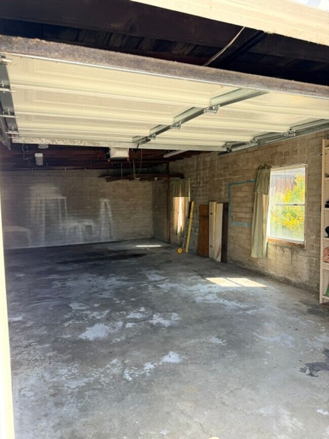 Building Photo - 445 E Puente St