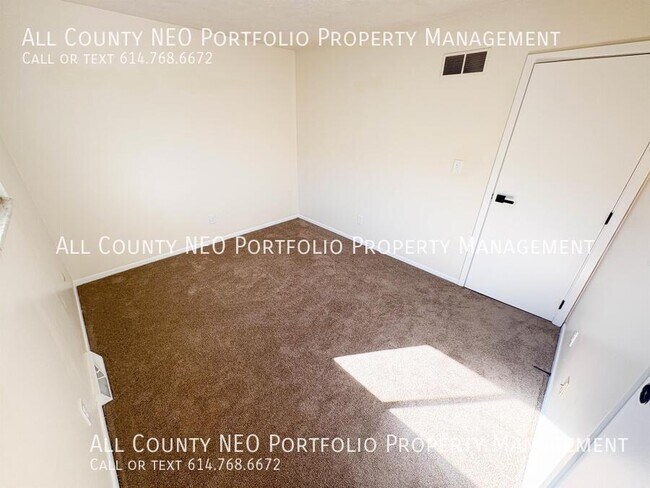 Building Photo - 233 Hamilton Ave