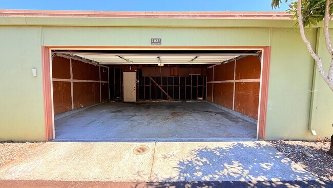 Building Photo - 1033 Fontana Dr