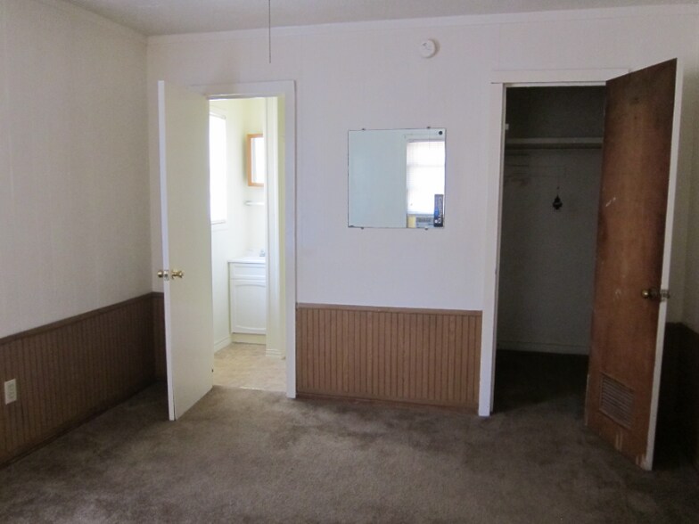 Building Photo - 414 Trinity St