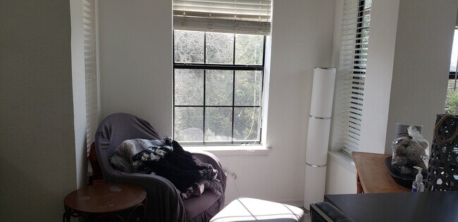 Building Photo - 26035 Heartwood Dr