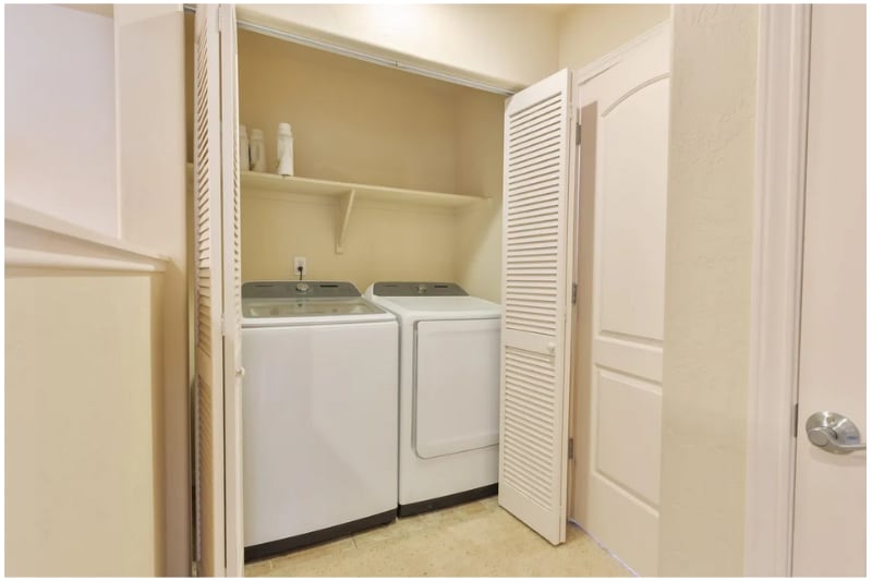 Building Photo - 829 Montclair Dr