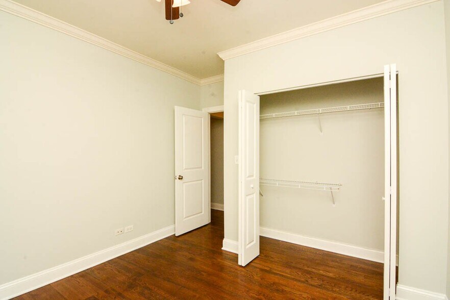 Building Photo - 747 W Addison St