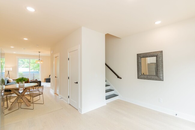 Building Photo - BRAND NEW 2BR North Shore