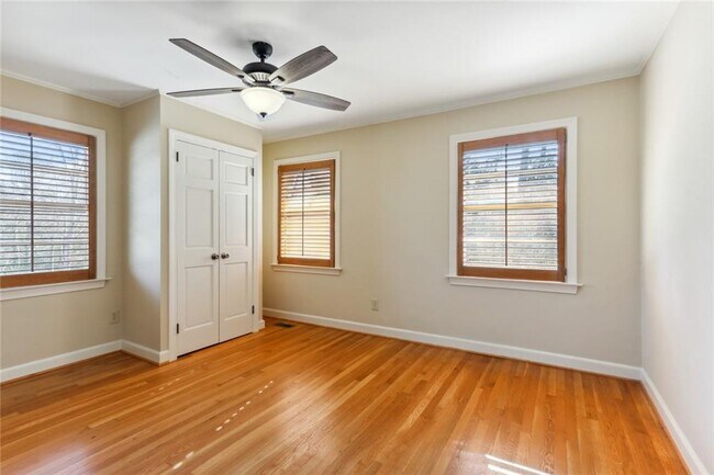 Building Photo - 235 Elden Dr NE