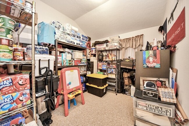 Building Photo - 1611 Bob White