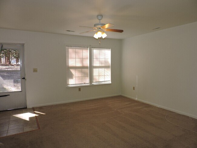 Building Photo - 6687Cedar Lakeside Dr