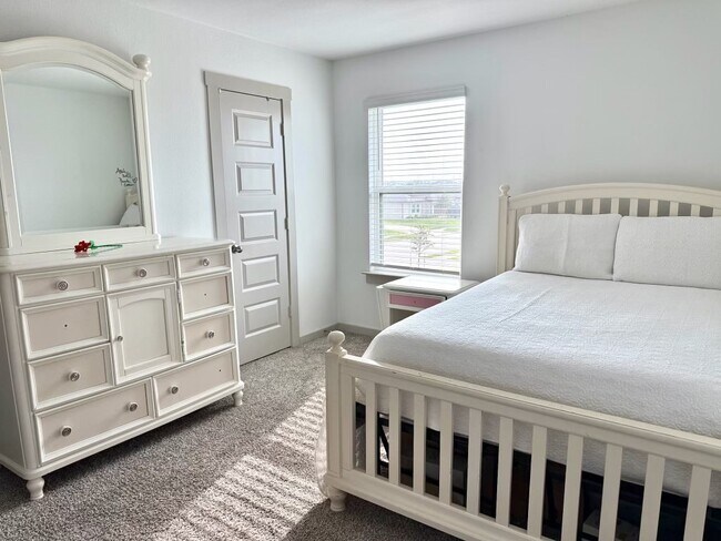 Building Photo - 6927 Morales Way