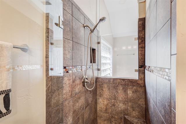 Building Photo - 2600 Northcrest Dr