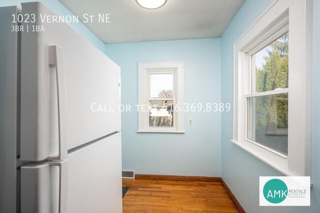 Building Photo - 1023 Vernon St NE