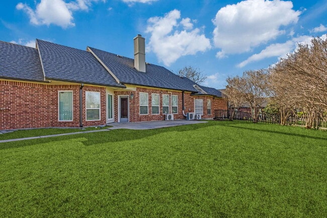 Building Photo - 3983 Peregrine Point