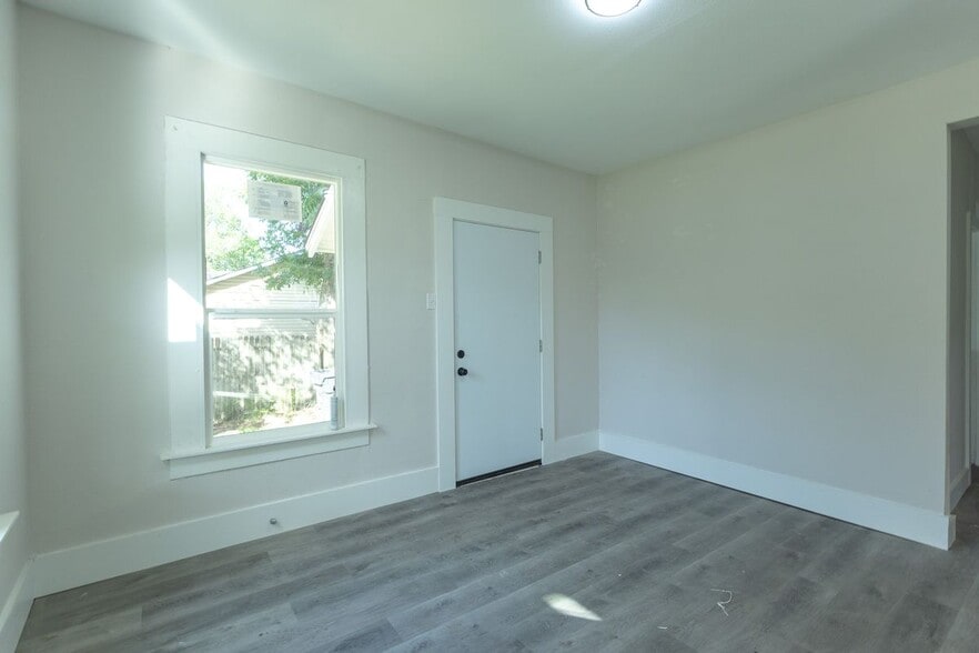 Building Photo - 1702 Ethel Ave
