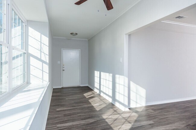 Building Photo - 5700 Pershing Ave