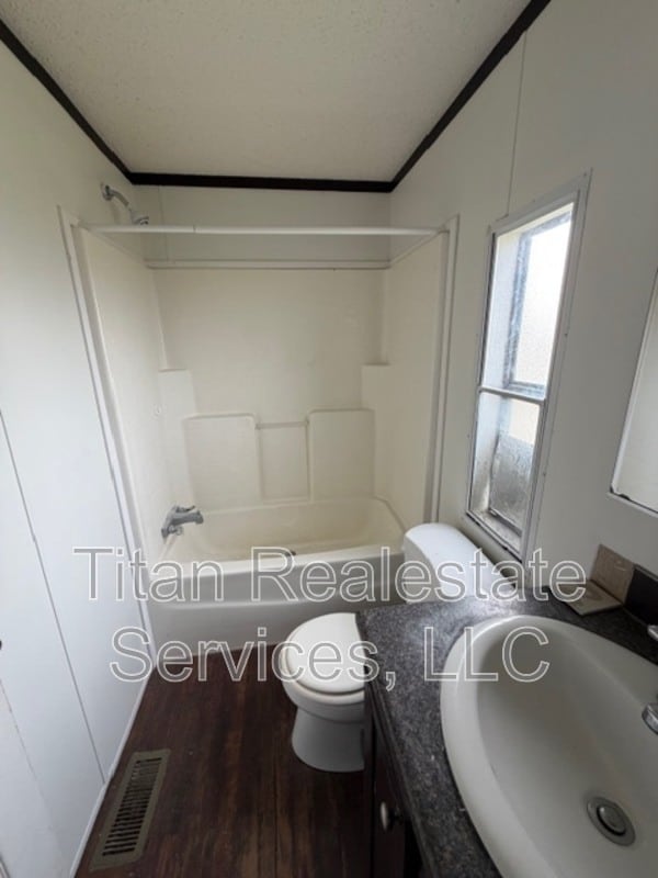 Building Photo - 1050 Osage Trail