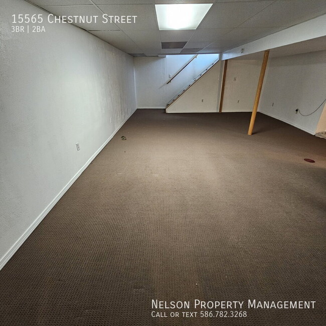 Building Photo - 15565 Chestnut St