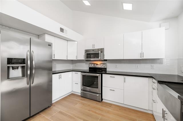 Building Photo - 4242 N Capistrano Dr