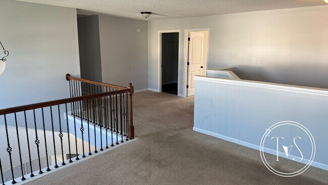 Building Photo - RATE DROP ALERT (was $3200/month)!