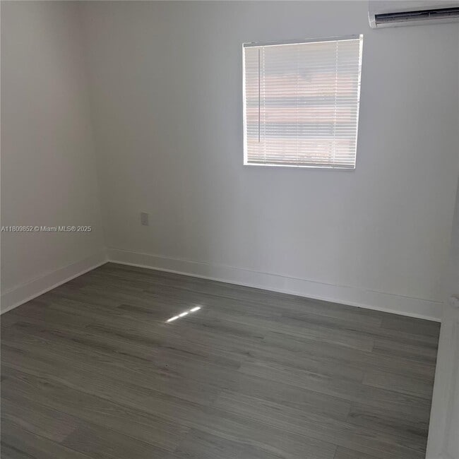 Building Photo - 30320 SW 149th Ave