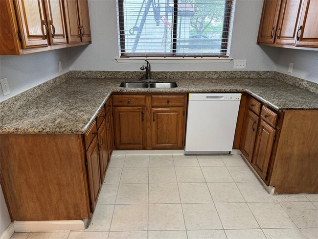 Building Photo - 6311 Dawnridge Dr