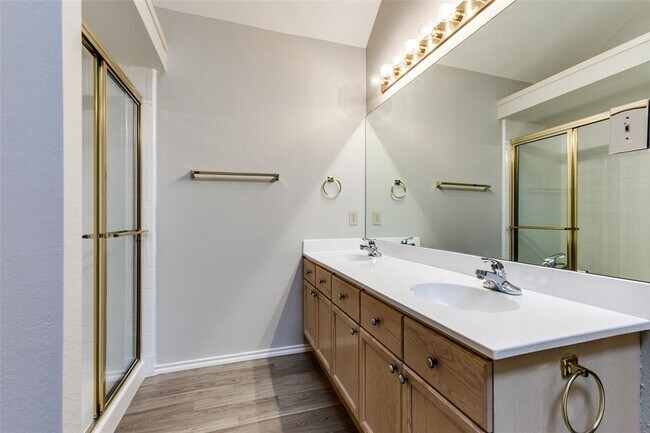 Building Photo - 2719 Cherlin Pl