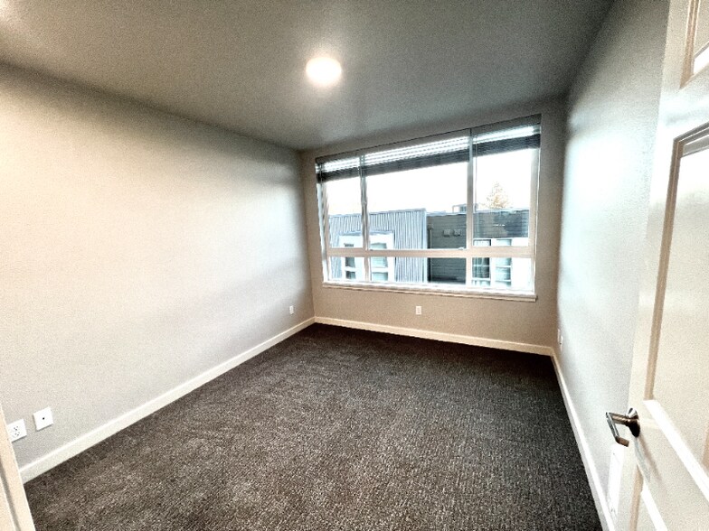 Building Photo - 2330 Yakima Ct