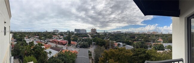 Building Photo - 1801 SW 32nd Ave