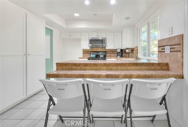 Building Photo - 23862 Country View Dr