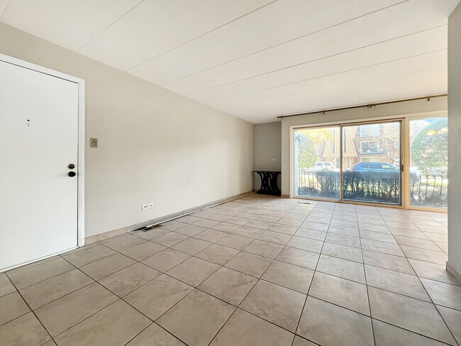 Building Photo - 10702 Keating Ave