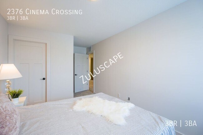 Building Photo - 1331 E Berry St