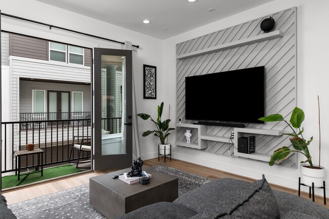 Primary Photo - 3030 Live Oak St