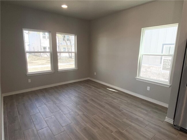 Building Photo - 1301 Low Branch Ln