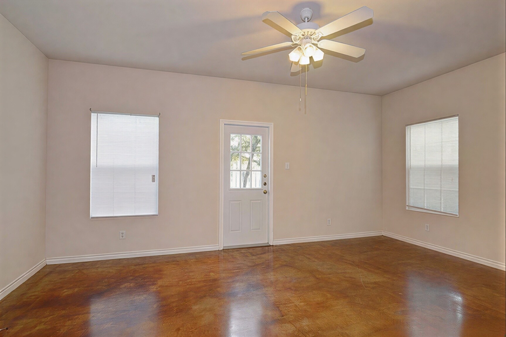 Building Photo - 7818 Kingsbury Wood