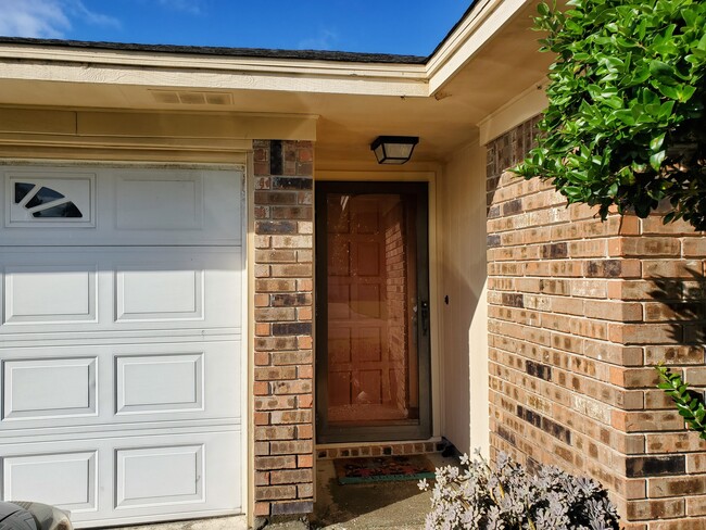 Front entry - 9480 Mapes St