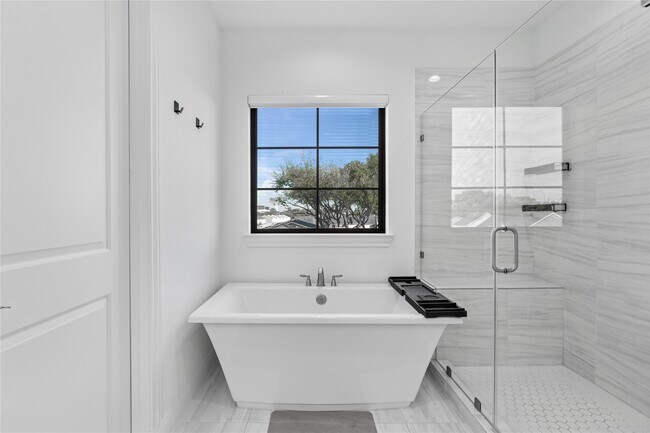 Building Photo - 3319 Beverly Frst Dr