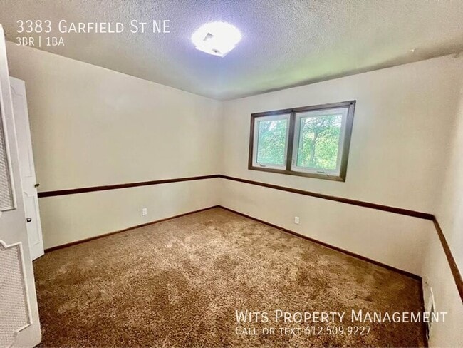 Building Photo - 3383 NE Garfield St