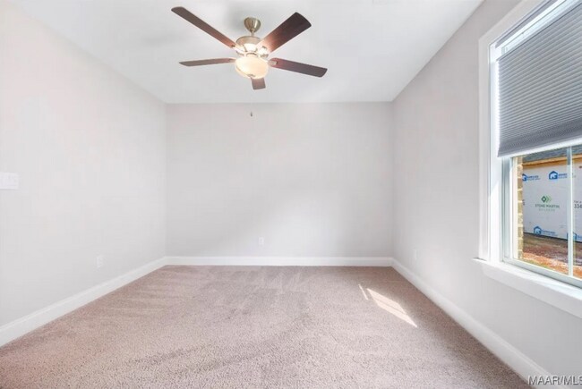 Building Photo - 994 Pearl Dr