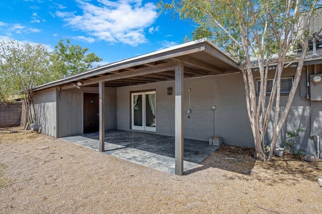 Building Photo - 5 Bedroom House Located in Tempe!