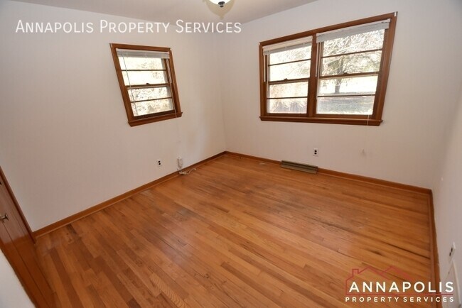 Building Photo - 817 Cedarcroft Dr