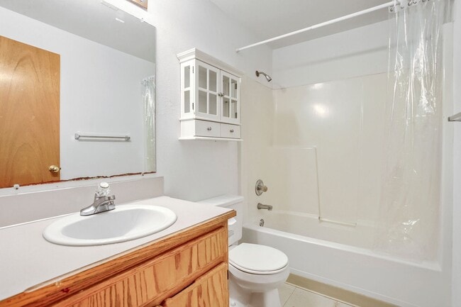 Building Photo - 3BR/2.5BA Two-Story Home in Bethany/NW Portland — Expansive Backyard Deck, Fully Fenced Yard & 2-...