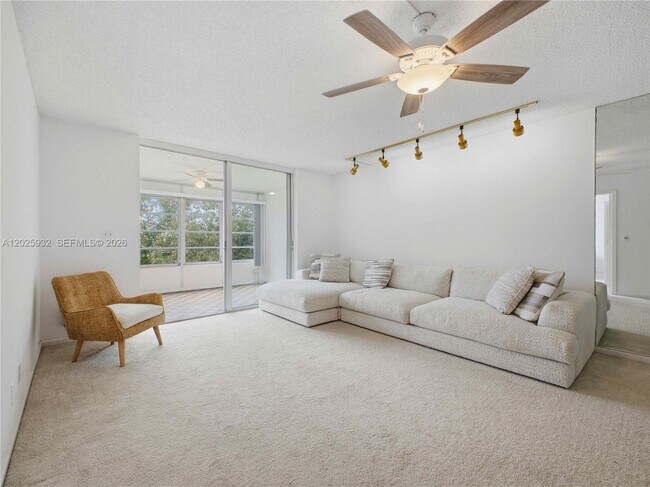 Building Photo - 14623 Bonaire Blvd