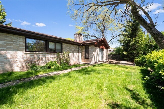 Building Photo - 2821 Covert Rd