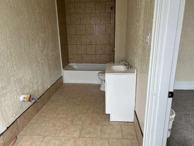 Building Photo - 108 Stamm Ave