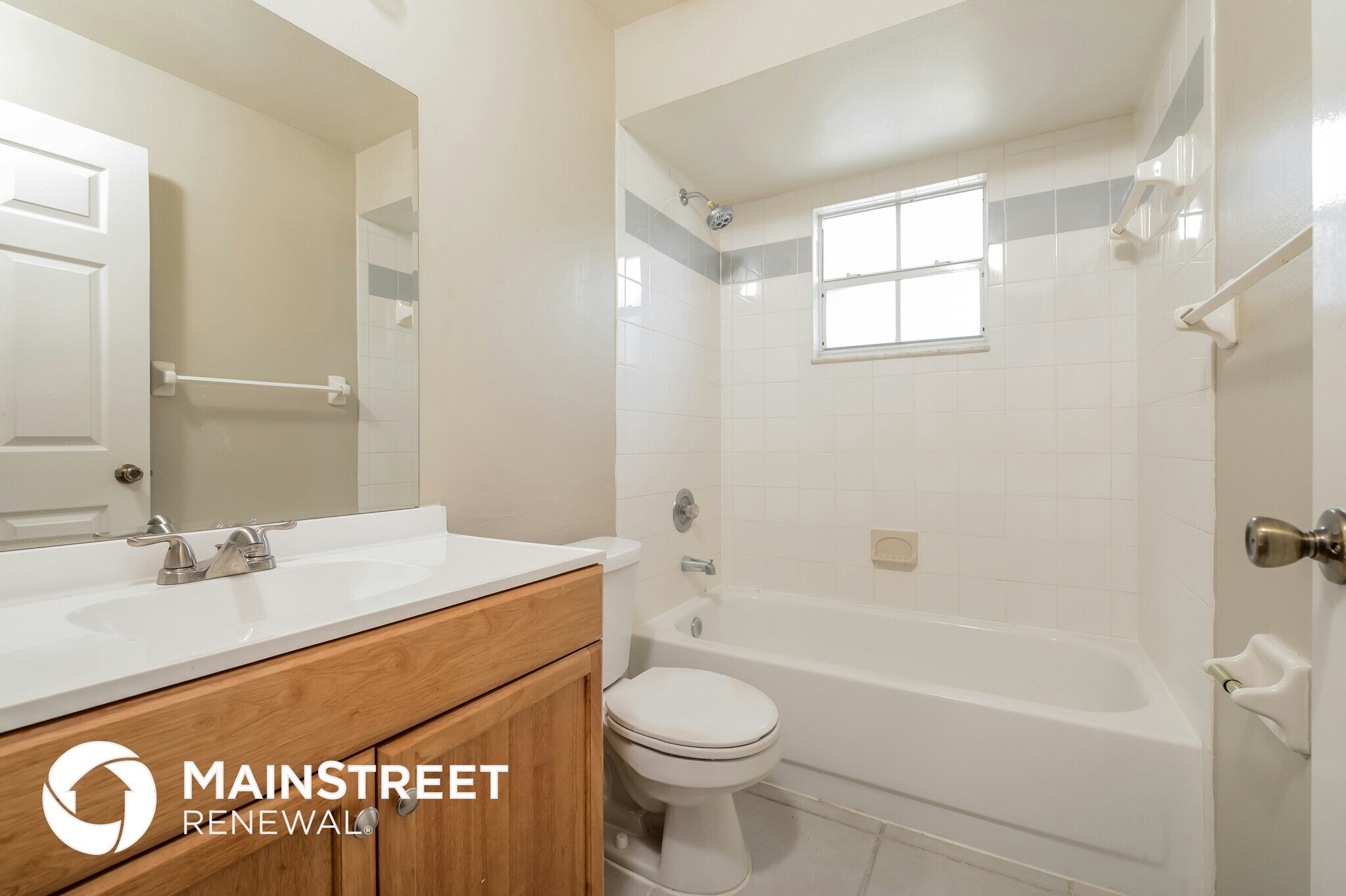 Building Photo - 2041 Claremont Dr