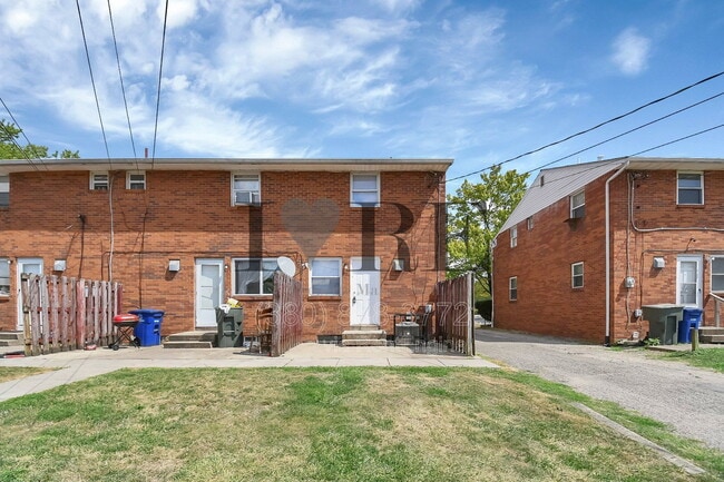 Building Photo - 1303 Barnett Rd