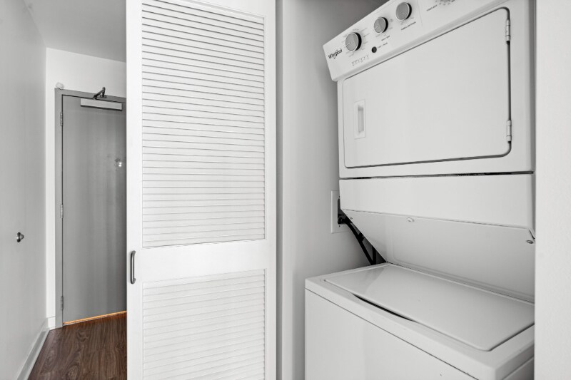 Building Photo - 1325 S Michigan Ave