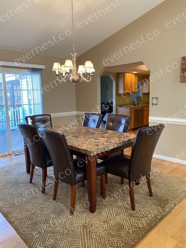 Building Photo - Stunning 3 Bed, 2 Bath House in Locust Gro...